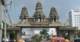 柬埔寨边城少女50美元任人挑选 成中国游客聚集地